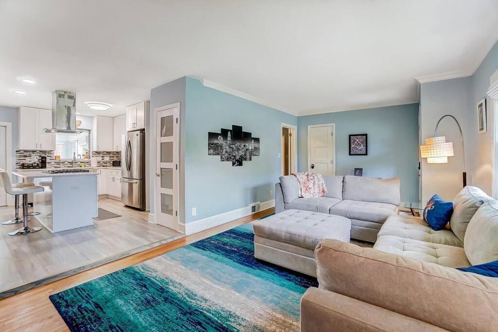 Poolside Bungalow With Fire Pit Fun And King Suite Charlotte Esterno foto