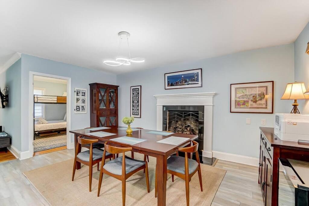Poolside Bungalow With Fire Pit Fun And King Suite Charlotte Esterno foto